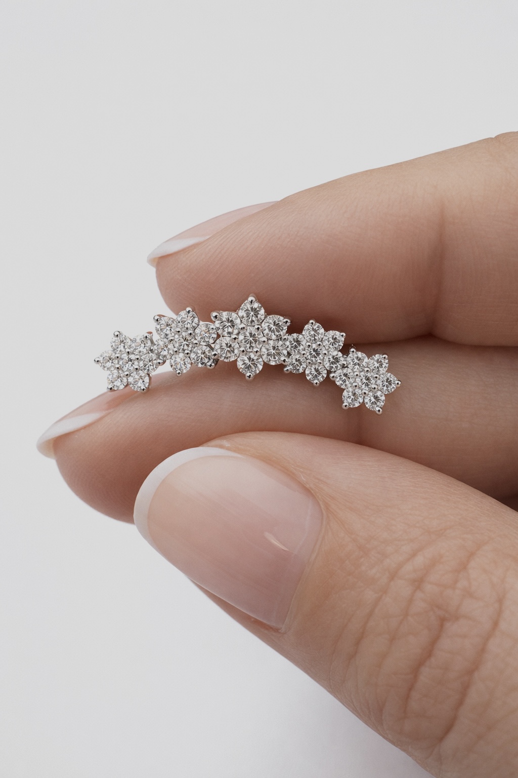 Luxe Diamond Curve Piercing - Solid 18k Gold