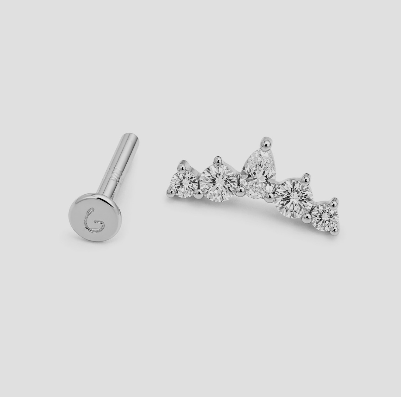 18K Gold Natural Diamond Crown Labret - Image 3